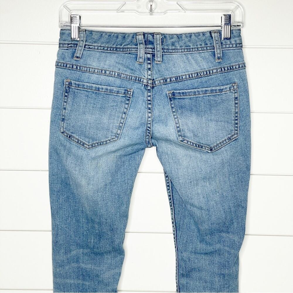 Free People Ripped Cropped Frayed Hem Jeans Light Wash Size 25 - Picture 10 of 11